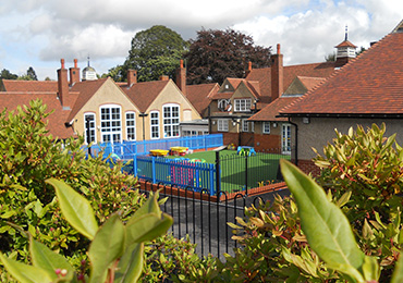 South Farnham School - Home